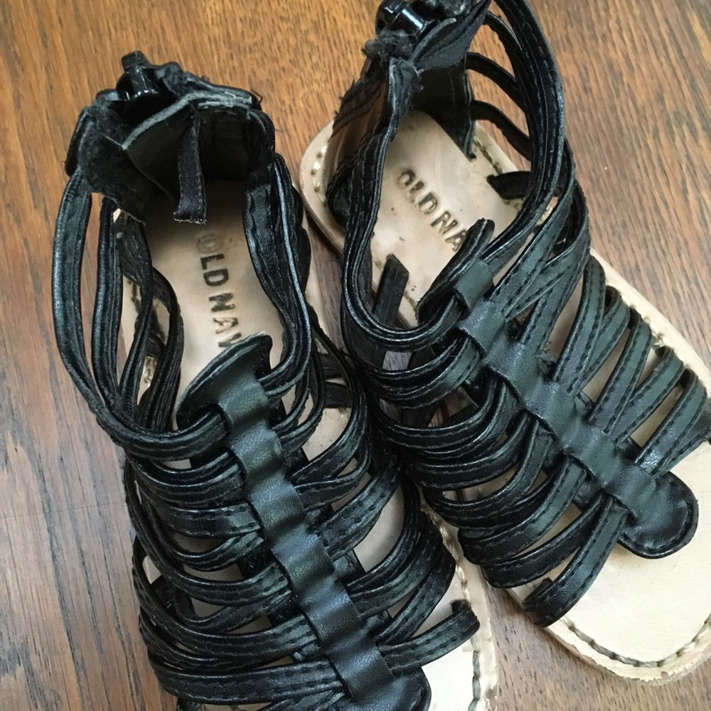 OldNavy girls sandal Gladiatorstyle sz 5, Black